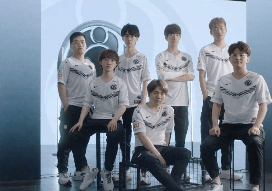 板凳席给出 板凳席给出