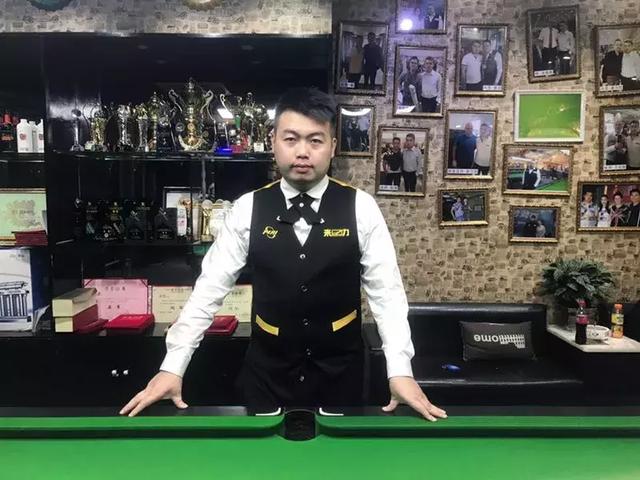 上略低于对